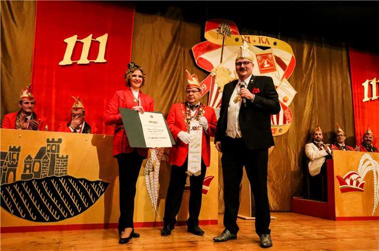 RKK-Vizepräsident Hermann Wagner hatte Glückwünsche für 111 Jahre Ki & Ka im Gepäck.