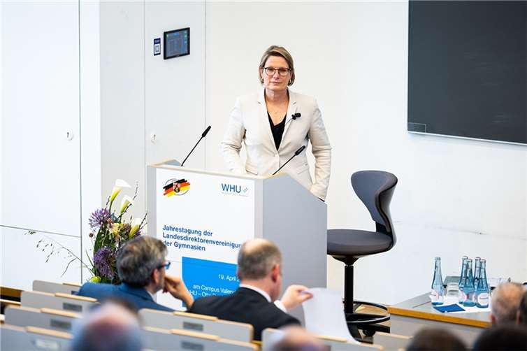 RLP-Bildungsministerin Hubig zu Gast bei der WHU. Copyright: Kay Miller/Quelle: WHU