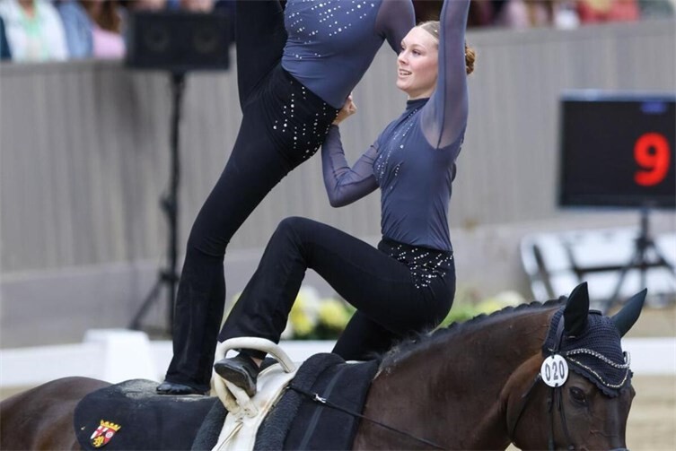 RVK-Doppel Maria Hof und Maja Assenmacher auf Stute „Carla“.