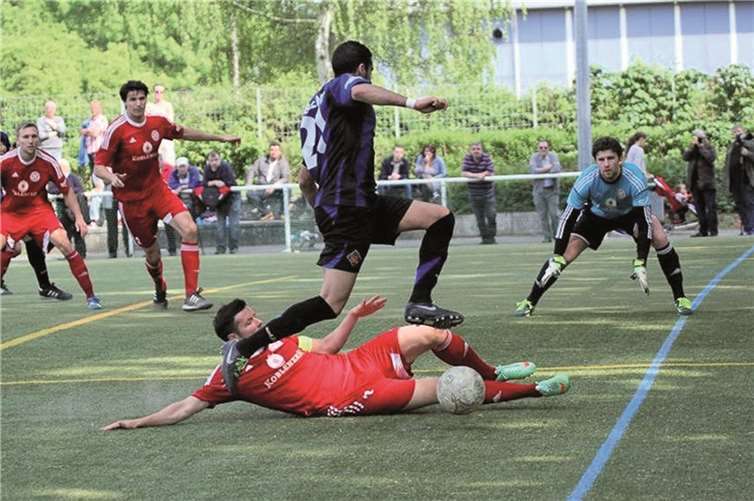 RW Koblenz im Stadtderby gegen die Reserve der TuS Koblenz nicht ausgerutscht. TH