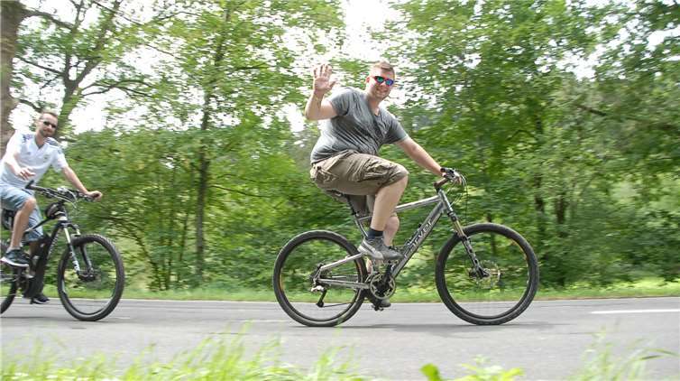Radfahrer und Skater sind fast immer gut gelaunt – daskonnte man wieder beim Erlebnistag im Sayntal beobachten.