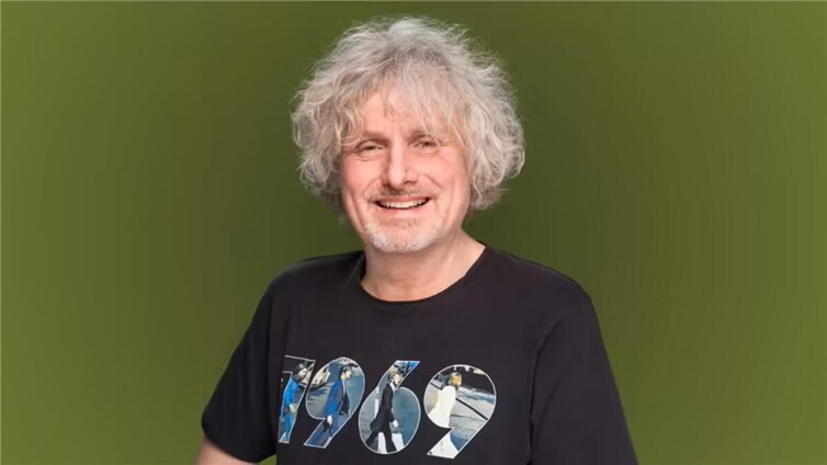 Radiomoderator Bernd Knopp aus Linz hat in der neuen Musikshow jeden Samstag Prominente zu Gast. 