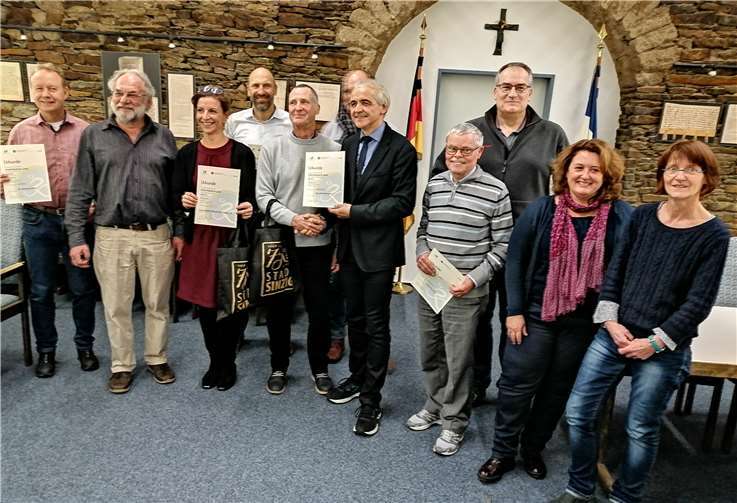 Radler unter sich: Preisverleihung des Stadtrates im Sitzungssaal des Rathauses. Foto: -BL-