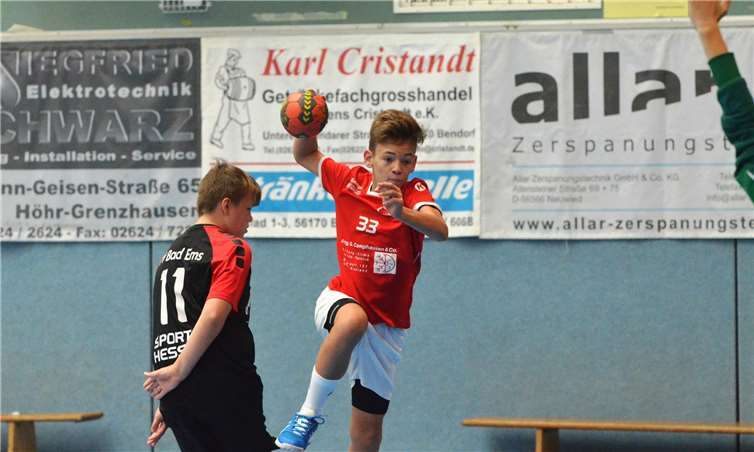 Rafael Münzer kommt frei zum Wurf und erzielt eines seiner beiden Tore gegen Bad Ems. Foto: privat