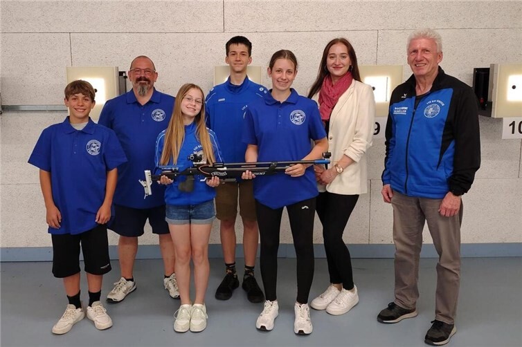Rafaela Roguljic überreichte den Förderbescheid der KSK Jugendstiftung
