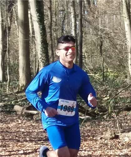 Raheb Rahimi bei seinem Lauf in Köln-Porz.