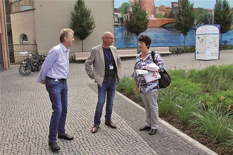 Rainer Berger, Ausstellungsbevollmächtigter der Deutschen Bundesgartenschau Gesellschaft und Leiter gärtnerische Ausstellungen Havelregion; Anna Maria Schuster, Geschäftsführerin der BUGA-Freunde Koblenz; Erhard Skupch, Geschäftsführer des Zweckverbands der BUGA Havelregion 2015.