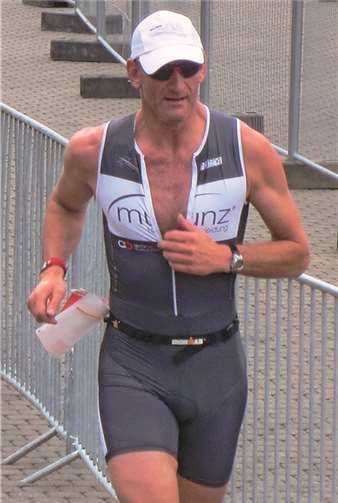 Rainer Bomm beim Triathlon in Frankfurt.privat