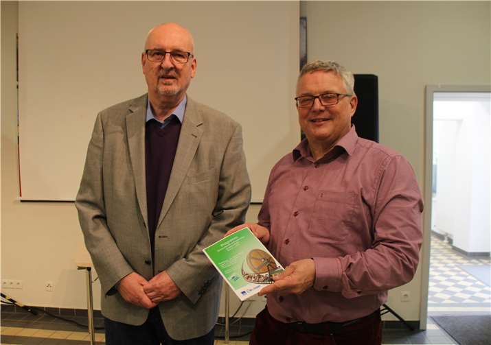 Rainer Gille, 1. Vorsitzender des Film- und Fotoclubs Ahrweiler (links) und Vorstand Harald Trinkaus.
