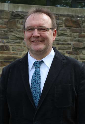 Rainer Jakobs steht Rede und Antwort, beim zweiten Frühschoppen, der Wählergruppe Jakobs. Foto: privat