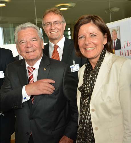 Rainer Kaul in seiner Funktion als DRK-Präsident mit demehemaligen Bundespräsidenten Joachim Gauck und Malu Dreyer.