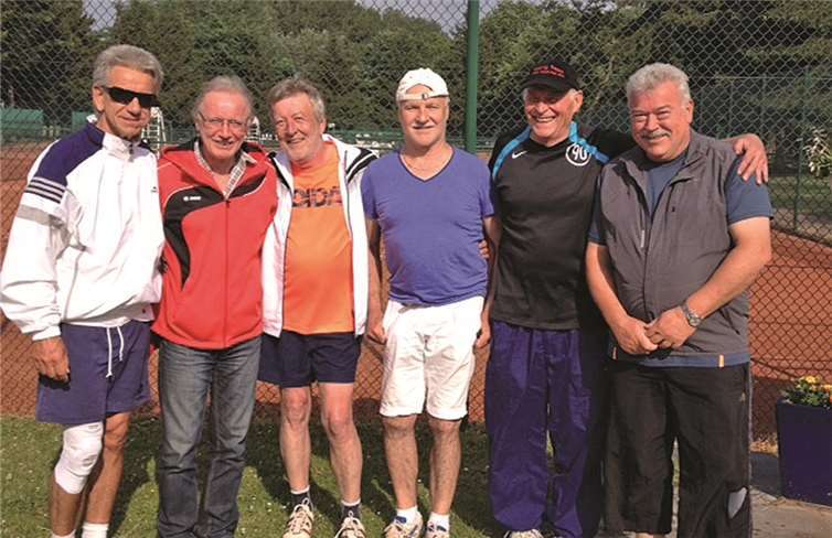 Rainer, Mannix, Bernd, Günther, Werner und Wolfgang. Es fehlt Hans. privat