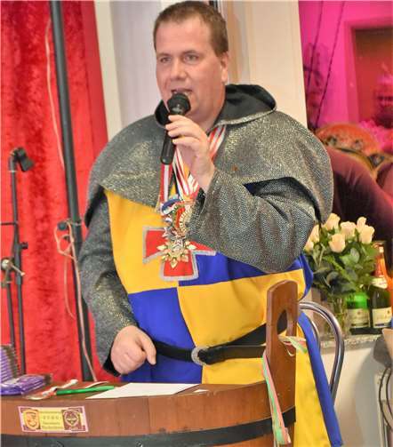 Ralf Büser führte als Sitzungspräsident und Vorsitzender des Spielmannszuges „Echo“ mit viel Herzblut durch die Sitzung.