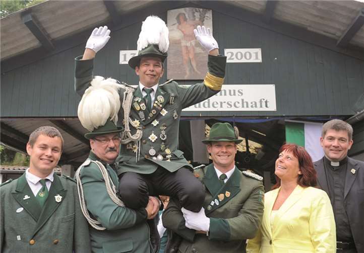 Ralf Kreuzberg ist neuer Schützenkönig. -RÜ-