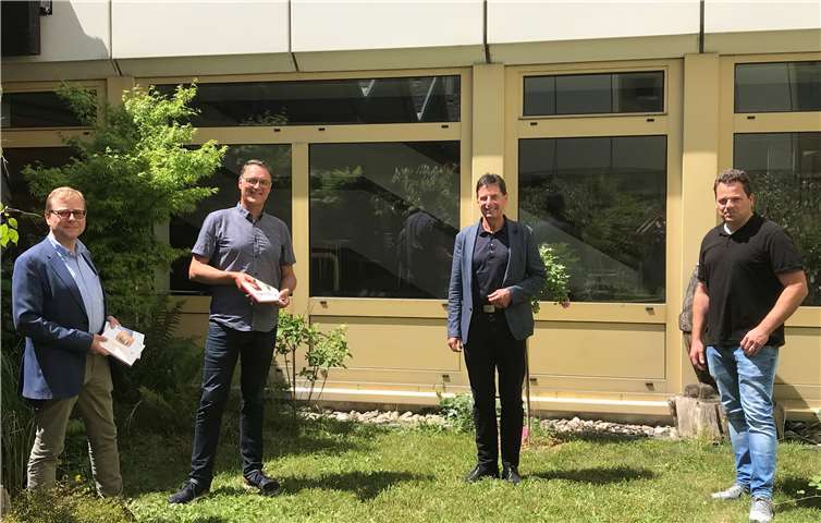 Ralf Stammberger und Christof Quernes sprachen ein großes Lob, stellvertretend für das gesamte Team, Herrn Jeuck und Herrn Moser aus.