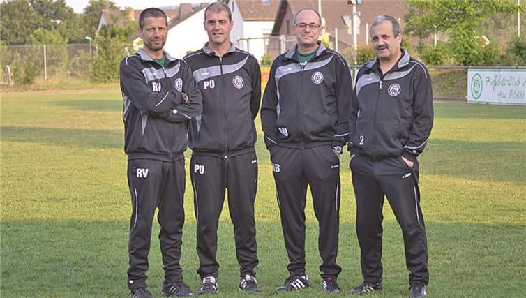 Ralf Volk, Peter Urmersbach, Michael Busenkell und Walter Mürtz, das verantwortliche Quartett für den letztjährigen Spiel- und Trainingsbetrieb der A-Jugend-Mannschaft des FC Plaidt, verlässt den Pommerhof.LS