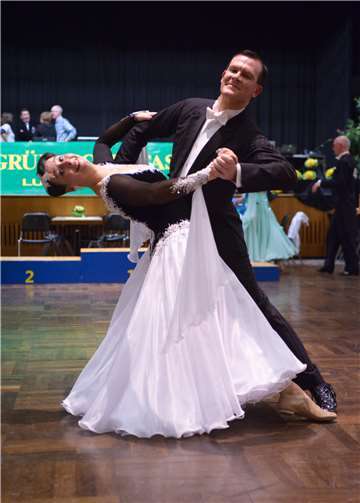 Ralf und Eva Pfitzner verfehlten nur knapp den Einzug in das Viertelfinale und ertanzten einen beachtlichen 28. Platz.  blitznicht.de