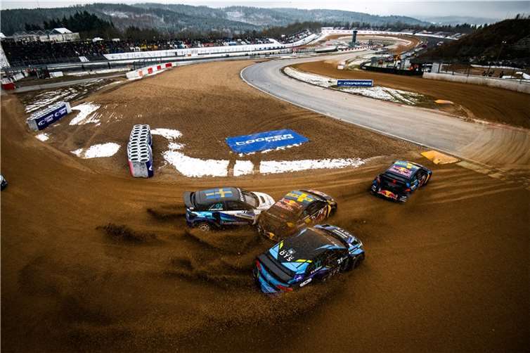Rallycross-Action am Nürburgring bei winterlichen Bedingungen gab es bereits zur Premiere der Rennserie 2021. Nach der Terminverlegung findet der Double-Header nun im November statt.  Foto: Christian Hahn