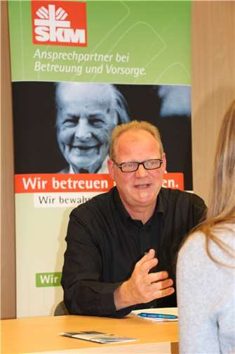 Ralph Seeger vom SKFM beantwortet Fragen rund um Betreuung und Vorsorge.  Foto: SKFM