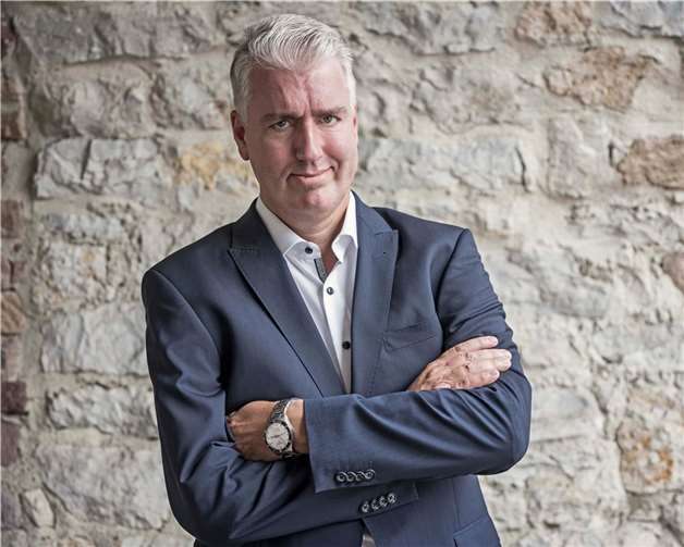 Ramon Chormann nimmt in seinem zehnten Bühnenprogramm Experten jedweder Richtung in den Fokus.  Foto: Alex Jung