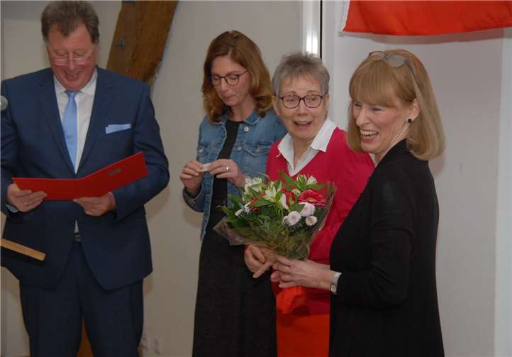 Ramona Mika-Lorenz (2.v.r.) wurde für ihre 40-jährige Mitgliedschaft in der SPD geehrt.