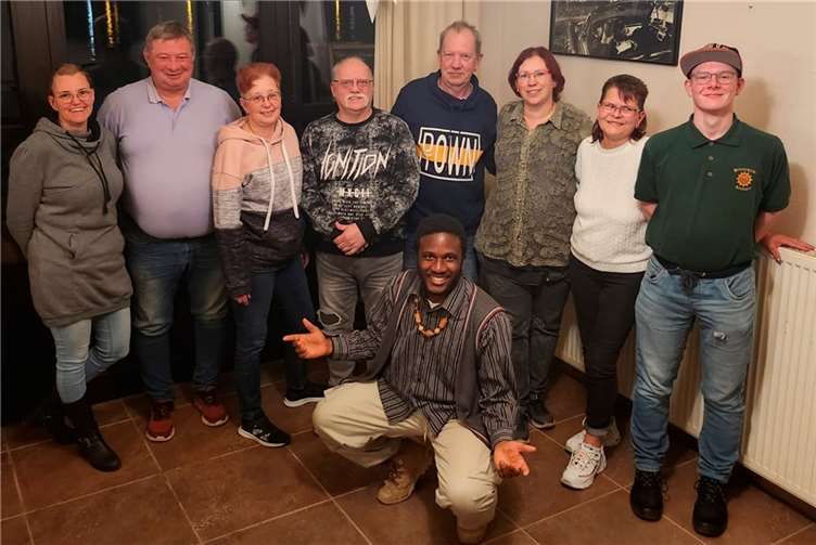 Ramona Mirzwa-Bögeholz, Hans Reisdorff, Natalie Hanke, Joachim Press, Hans-Jörg Göhlmann, Daniela Felsch, Birgit Fuchs, Leon Klein und davor Marlon Obam Obam. Foto: privat