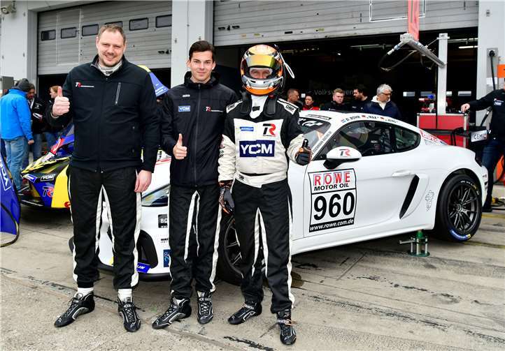 Rang zwei in der Porsche Cayman GT4 Trophy gab es für die Piloten von Teichmann Racing.