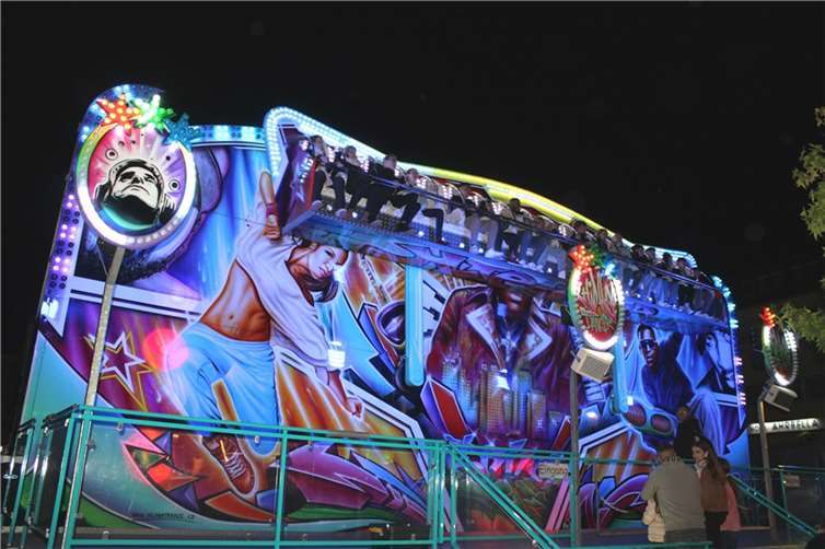 Kirmes in Bad Neuenahr: Kleiner, aber gemütlich Rasante Action bot der „Hip-Hop Dancer“.