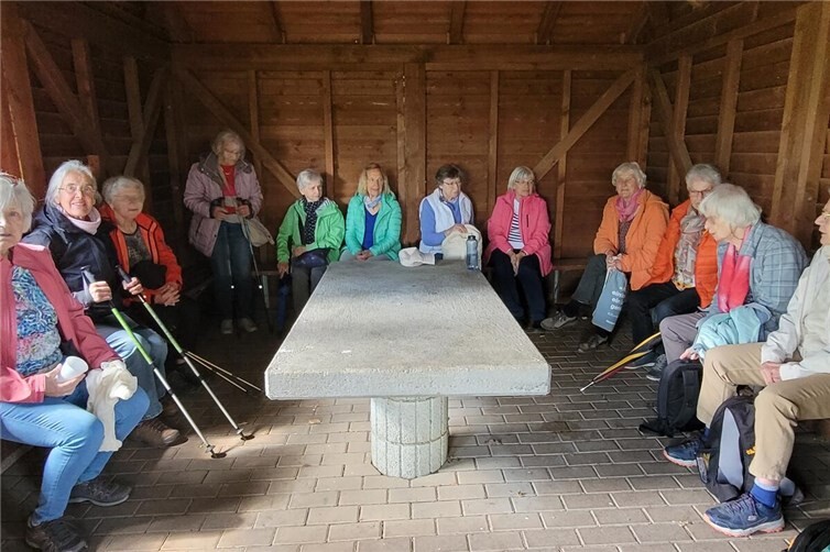 Rast in der Hütte am Ausoniusstein