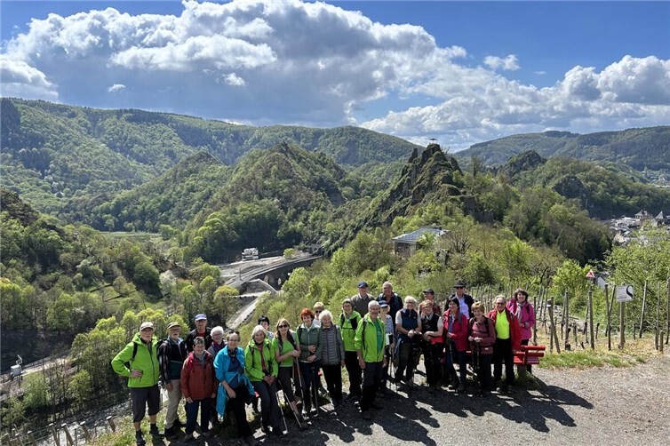 Rast vor beeindruckendem Eifelpanorama