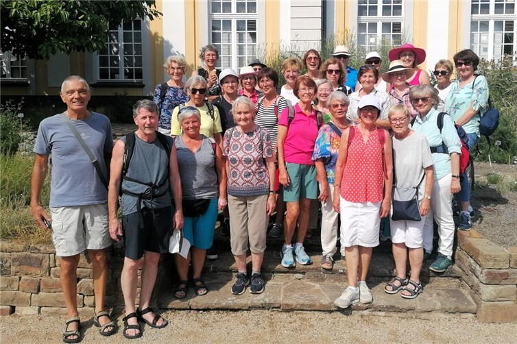 Rast vor dem barocken Schloss Poppelsdorf