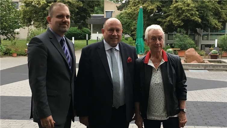 Ratsherr Leo Biewer (Mitte), Stadträtin Monika Artz und Ratskandidat Marius Jakob.privat