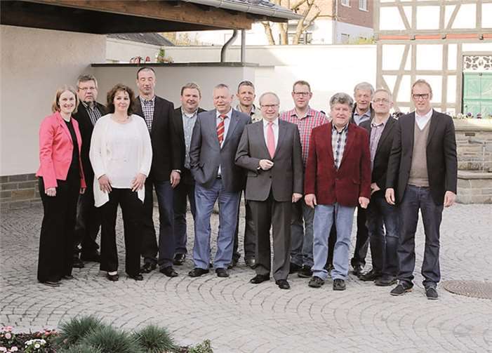 Ratskandidaten der CDU Bruchhausen mit OB Markus Fischer am Brunnenplatz in Bruchhausen.privat