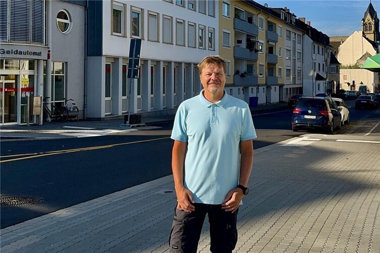 Ratsmitglied Christoph Kretschmer begrüßt die Lückenschließung