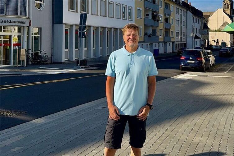 Ratsmitglied Christoph Kretschmer begrüßt die Lückenschließung