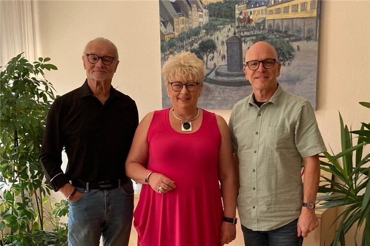 Ratsmitglied Fritz Naumann, Fraktionsvorsitzende Marion Lipinski-Naumann, Oberbürgermeiister der Stadt Mayen Dirk Meid 