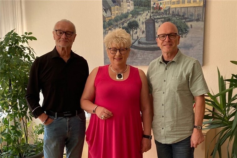 Ratsmitglied Fritz Naumann, Fraktionsvorsitzende Marion Lipinski-Naumann, Oberbürgermeiister der Stadt Mayen Dirk Meid.
