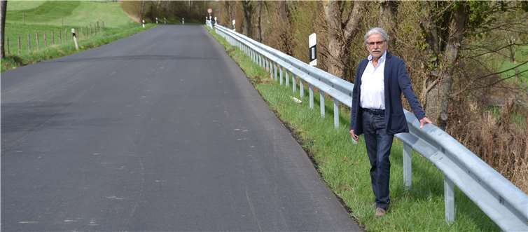 Ratsmitglied Lorenz Euskirchen an der L 210. Privat