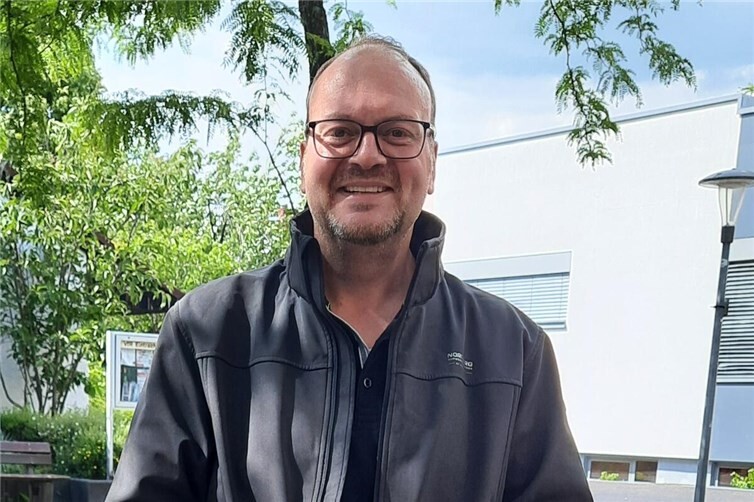 Ratsmitglied Thorsten Schneider in der Karthäuser Fußgängerzone