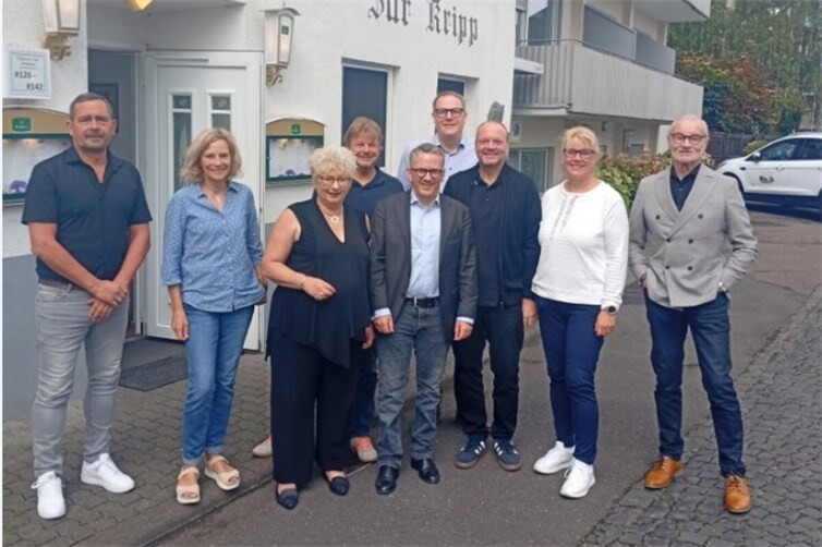 Ratsmitglieder der SPD-Stadtratsfraktion, der Amtsleiter des Sport- und Bäderamt sowie der Geschäftsführer der Koblenz-Touristik GmbH.