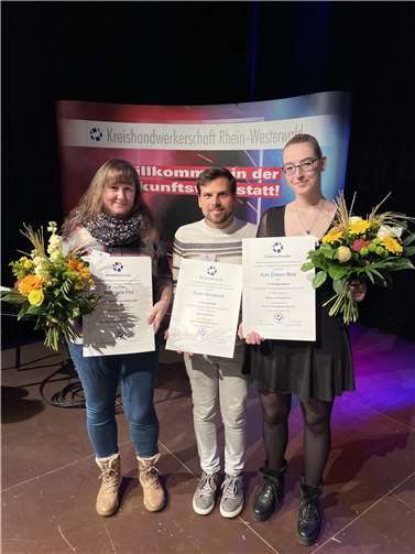 Raumausstatter und Malerin des Heinrich-Hauses beim Empfang des Handwerks Rhein-Westerwald in Neuwied als Beste ihres Fachs ausgezeichnet. Foto: privat