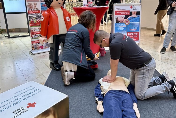 Reanimation üben im Forum Mittelrhein