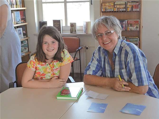 Rechtzeitig zum Lesesommer hat die Bücherei ihre Kinder- und Jugendbuchbestände aufgestockt.