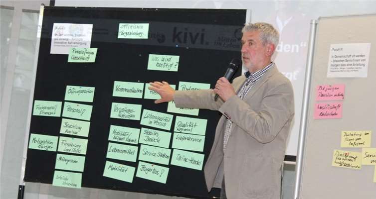 Referent Christian Klems, Leiter eines Regionalbüros der DorV UG.