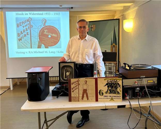 Referent Michael Lang hielt im Odendorfer Zehnthaus einen Vortrag. Foto: Verein Zehnthaus e.V.