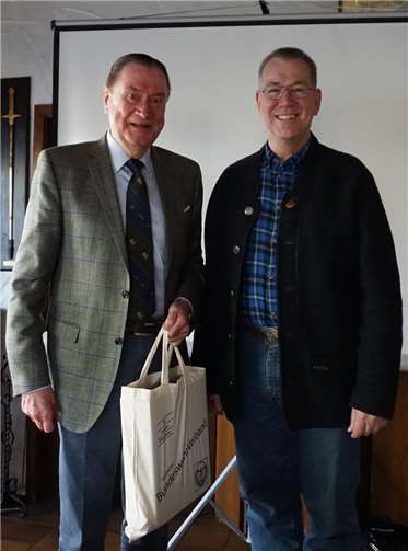 Referent und Autor Oberstleutnant a. D. Peter Willers und Oberstleutnant a. D. Hans-J. Unger (v. li.)Foto: privat