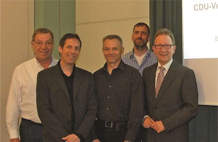 Referenten und Veranstalter des informativen Abends. privat