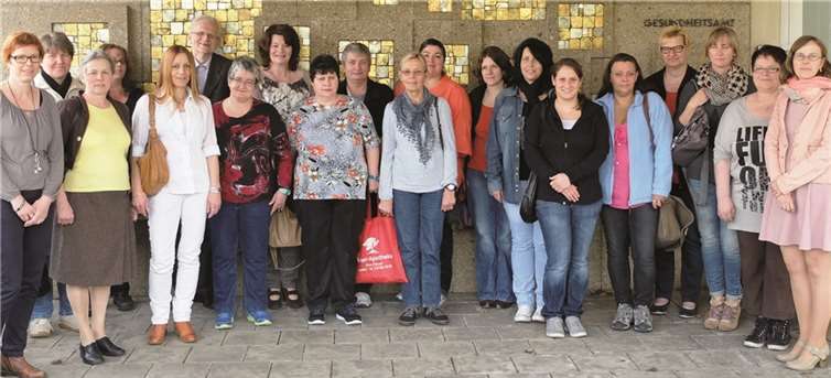 Referentin Birgit Mai gab Tipps zur Sinnesanregung und Kommunikation mit dementen Menschen. privat