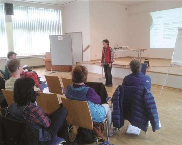 Referentin Gisela Braun brachte mit Beispielen Informationen zu Präventionsansätzen näher. privat