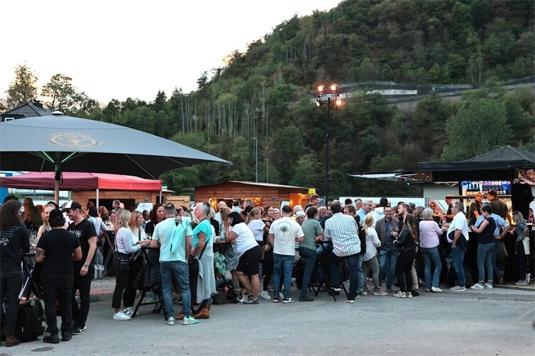 Altenahr: Edle Weine, kulinarische Highlights und Live-Musik im beliebten Weinort